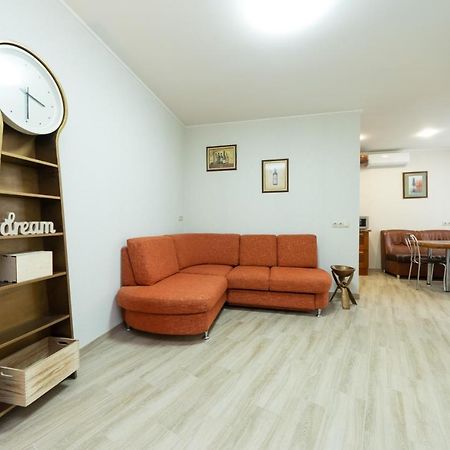 Апартаменты На Центральной Улице Kyiv Exterior photo